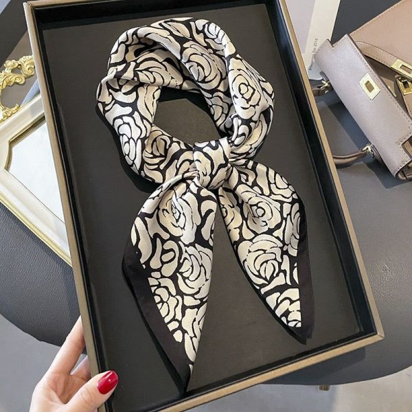Carré 100 Soie Rose Noire et Blanche Femme