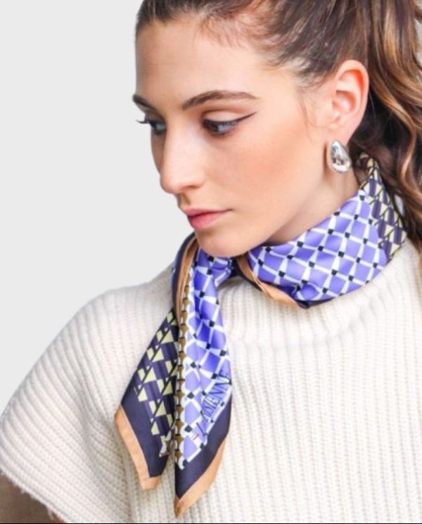 Foulard chic 100 soie édition Signature