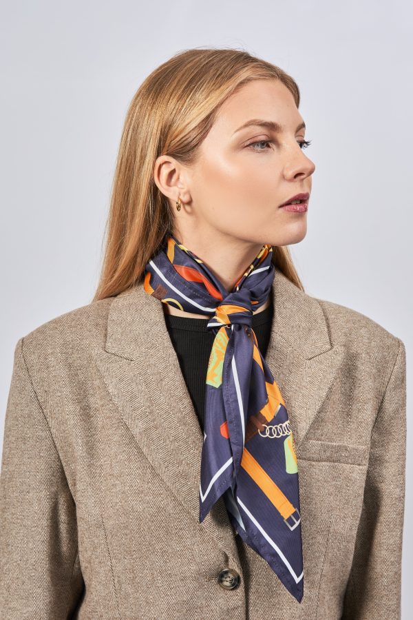 Foulard carré luxe 100 soie Signature