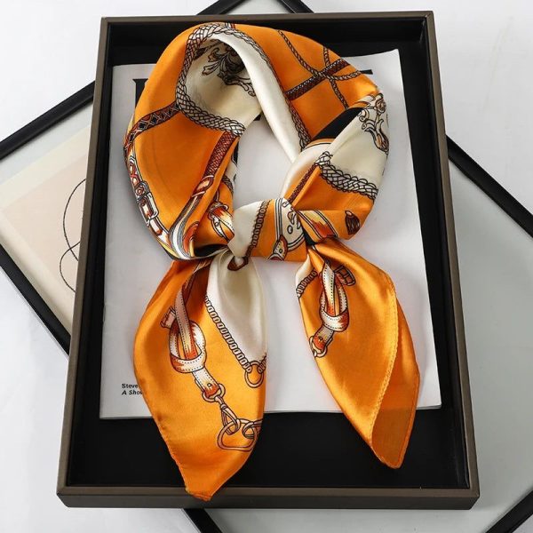 Foulard carré raffiné