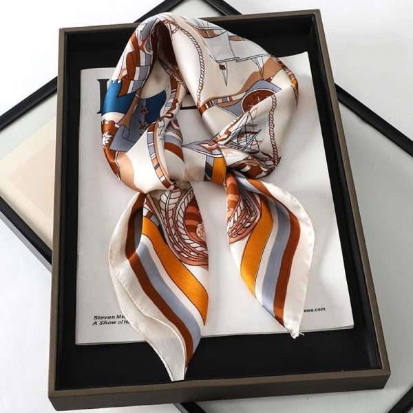 Foulard carré chic de luxe