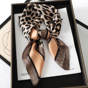 Foulard carré chic moderne