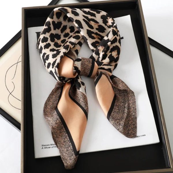 Foulard carré chic moderne