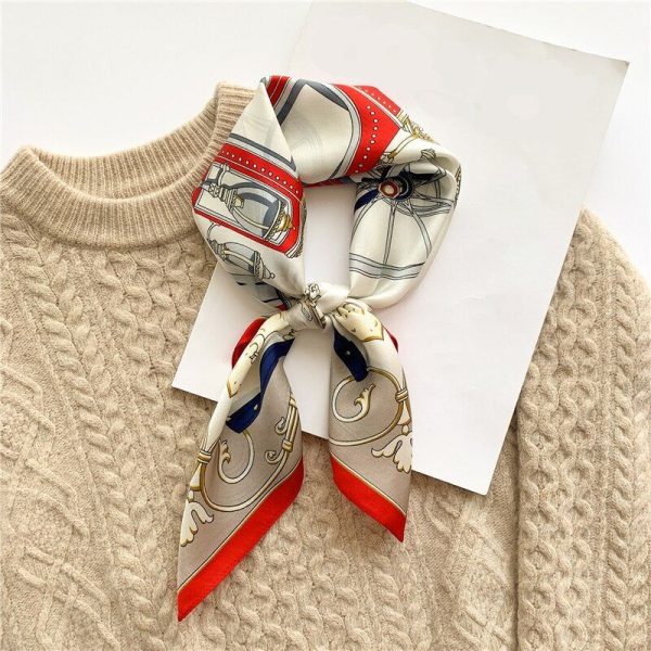 foulard carré de soie distingué